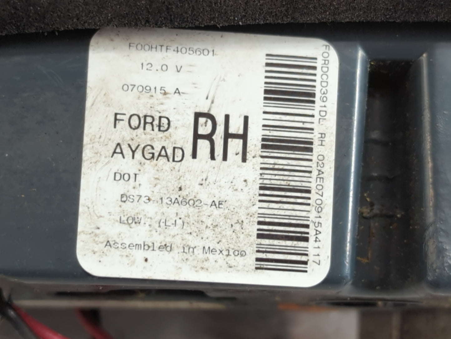 2013-2016 Ford Fusion Tail Light Assembly Passenger Right OEM P/N:DS73-13A602-AE Fits Fits 2013 2014 2015 2016 OEM Used Auto
