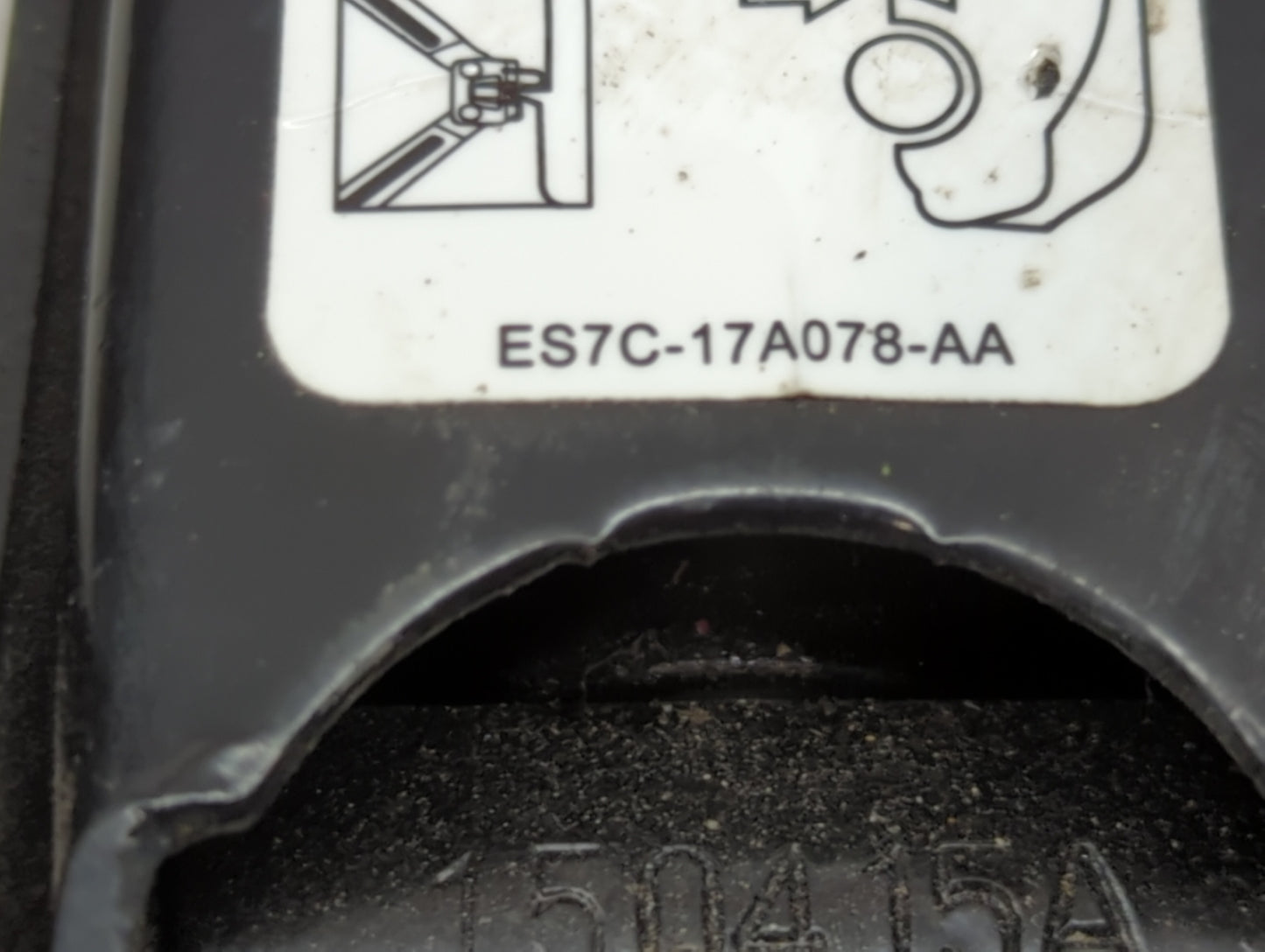 2016 Ford Fusion Spare Scissor Car Jack 1390151 - Oemusedautoparts1.com