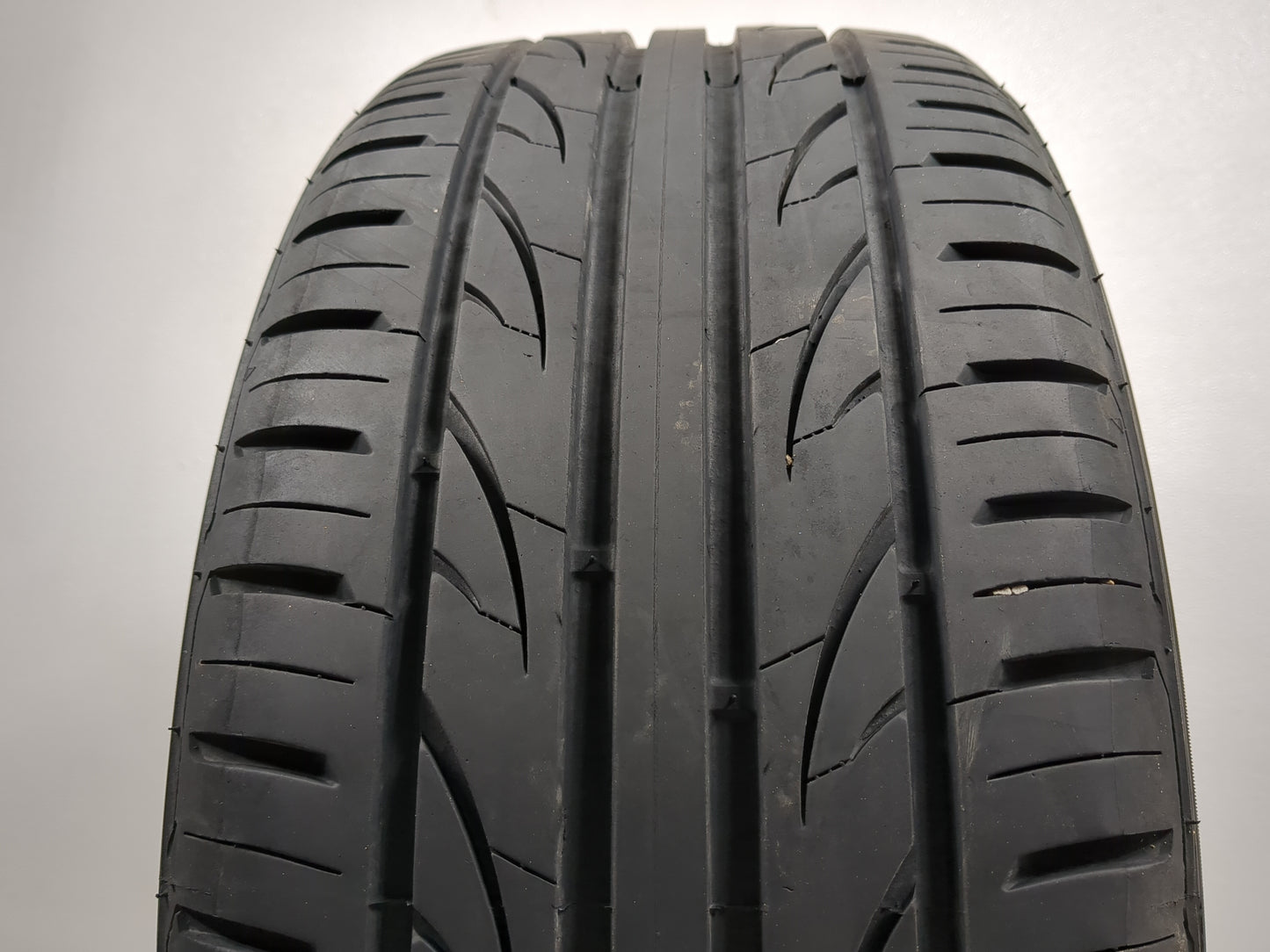 Used Tire 235/45R18 LEXANI LX UHP-207 98W - Tread Depth 8/32 - Oemusedautoparts1.com