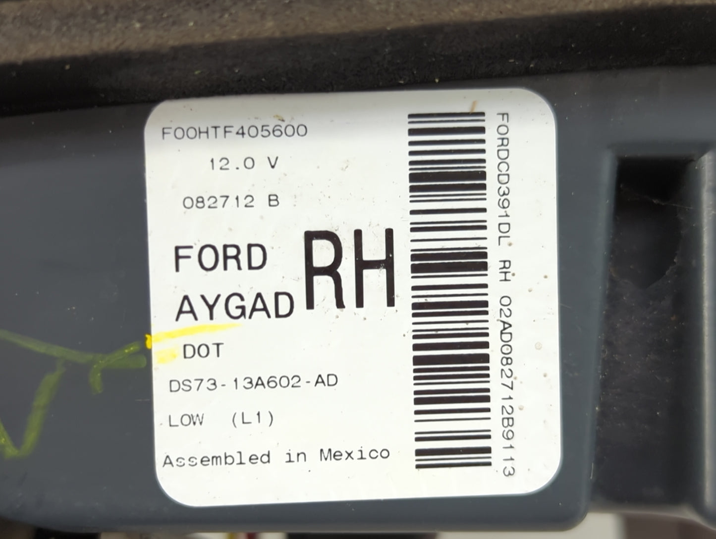 2013-2016 Ford Fusion Tail Light Assembly Passenger Right OEM P/N:DS73-13A602-AD Fits Fits 2013 2014 2015 2016 OEM Used Auto