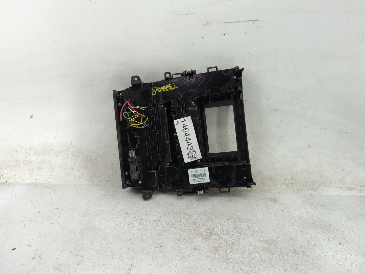 2016-2016 Ford Fusion Radio Control Panel 1464443 - Oemusedautoparts1.com