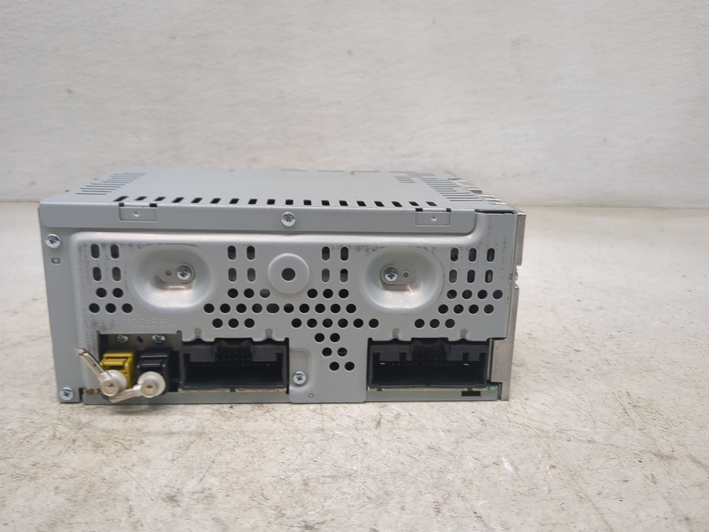 2016-2017 Ford Taurus Radio AM FM Cd Player Receiver Replacement Fits Fits 2016 2017 OEM Used Auto Parts - Oemusedautoparts1