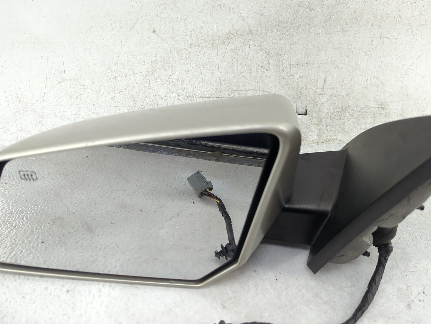 2015-2017 Gmc Acadia Driver Side View Mirror - Left Door Mirror OEM Used - Oemusedautoparts1.com
