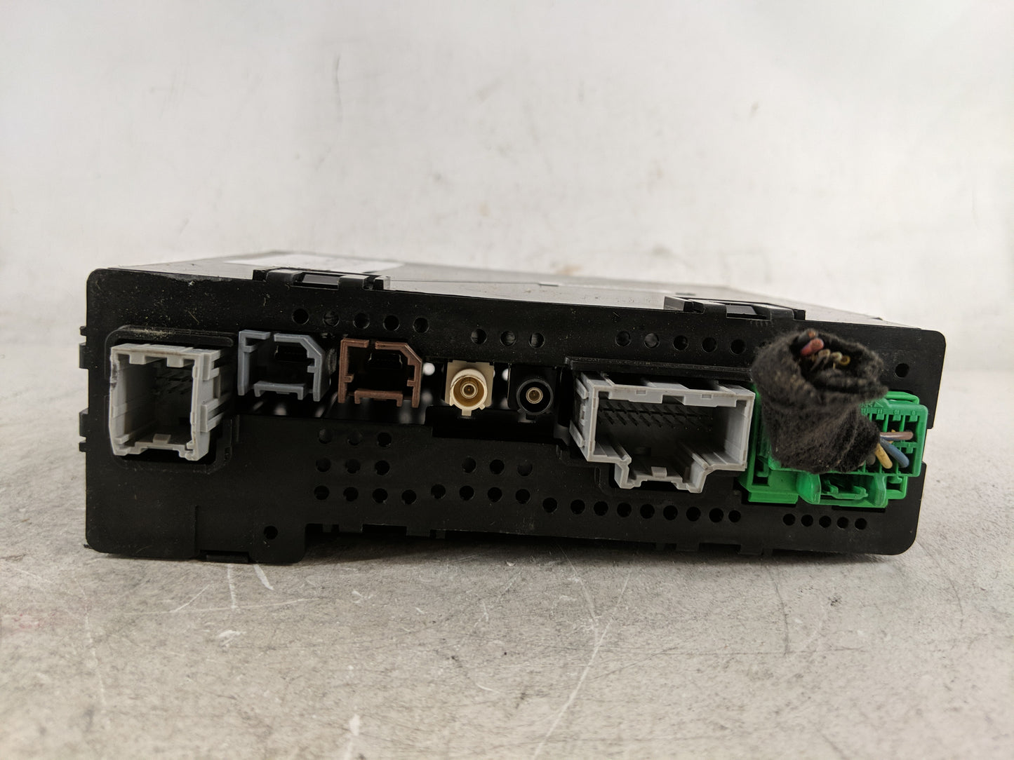 2016 Gmc Sierra 1500 Radio AM FM Cd Player Receiver Replacement P/N:13506380 Fits Fits 2017 OEM Used Auto Parts - Oemusedaut
