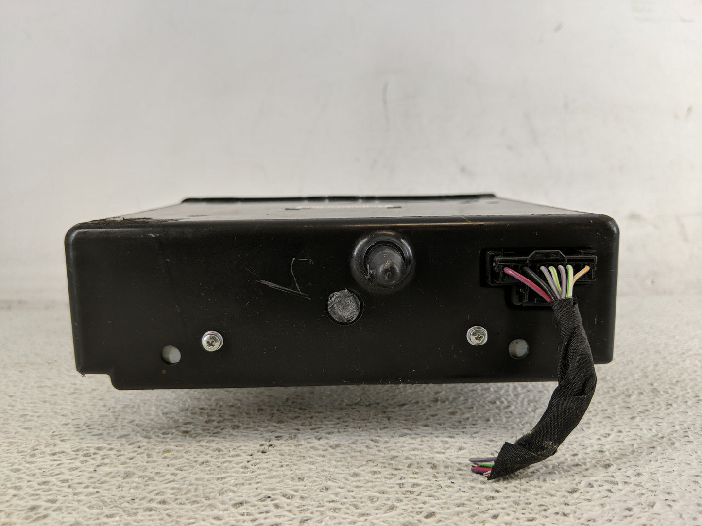 2015-2016 Gmc Yukon Radio AM FM Cd Player Receiver Replacement P/N:13594480 Fits Fits 2015 2016 2017 2018 2019 2020 OEM Used