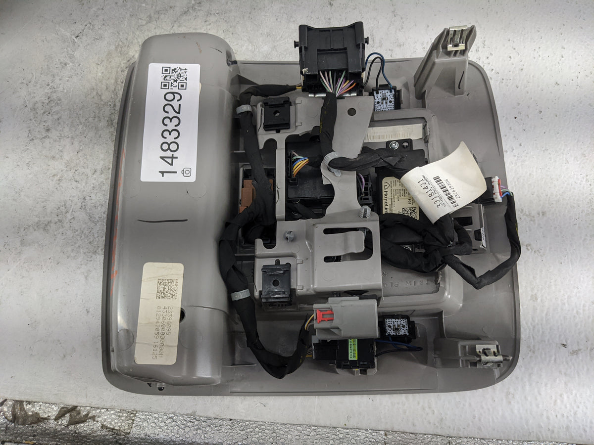2015-2020 Gmc Yukon Overhead Console W/rear Climate Control Tan - Oemusedautoparts1.com