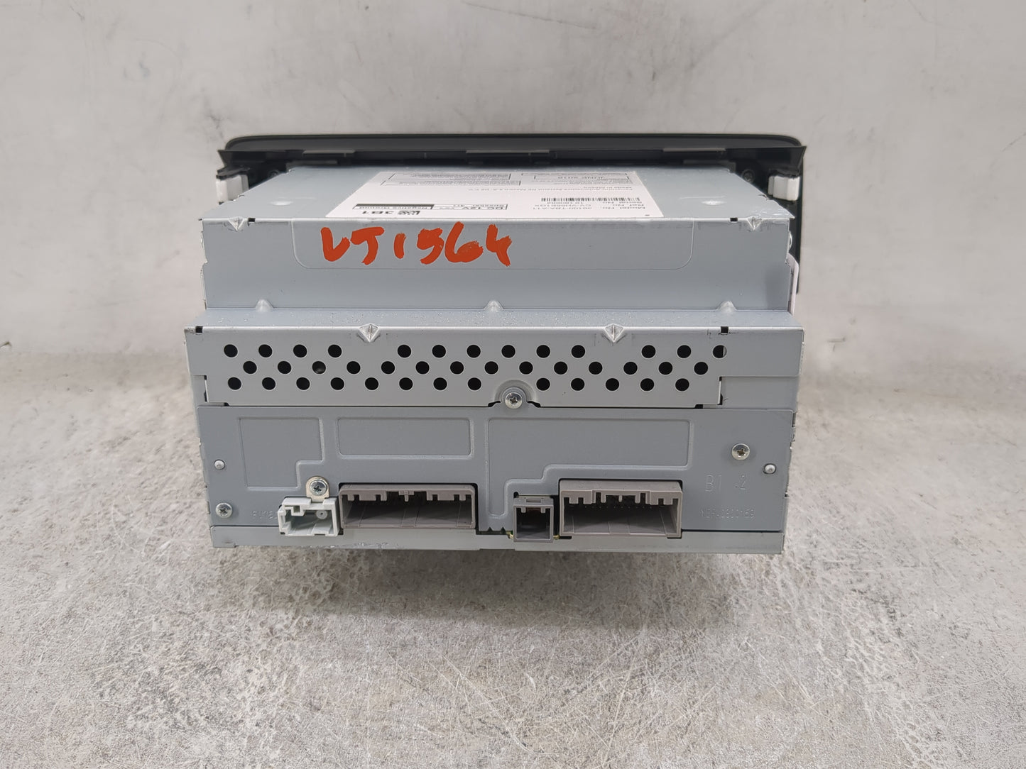 2016-2017 Honda Civic Radio AM FM Cd Player Receiver Replacement P/N:39100-TBA-A11 CV-VH55E1GX Fits Fits 2016 2017 OEM Used