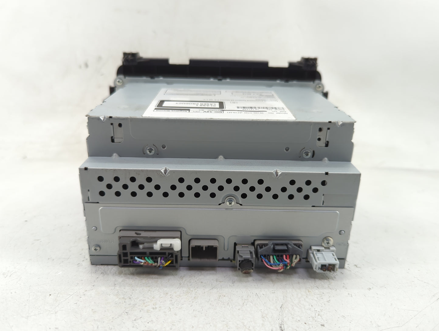 2016 Honda Hr-V Radio AM FM Cd Player Receiver Replacement P/N:39100-T7W-A710-M1 Fits OEM Used Auto Parts - Oemusedautoparts