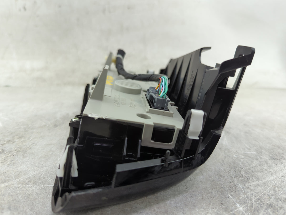 2016 Honda Hr-v Information Radio Display Screen 1457151 - Oemusedautoparts1.com