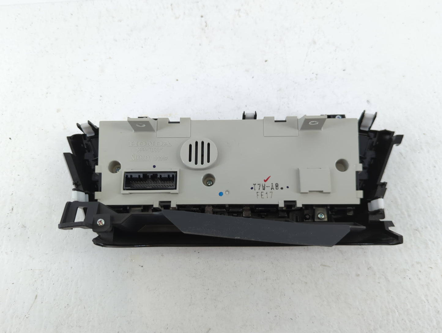 2016-2022 Honda Hr-V Climate Control Module Temperature AC/Heater Replacement P/N:T7W-AB Fits OEM Used Auto Parts - Oemuseda