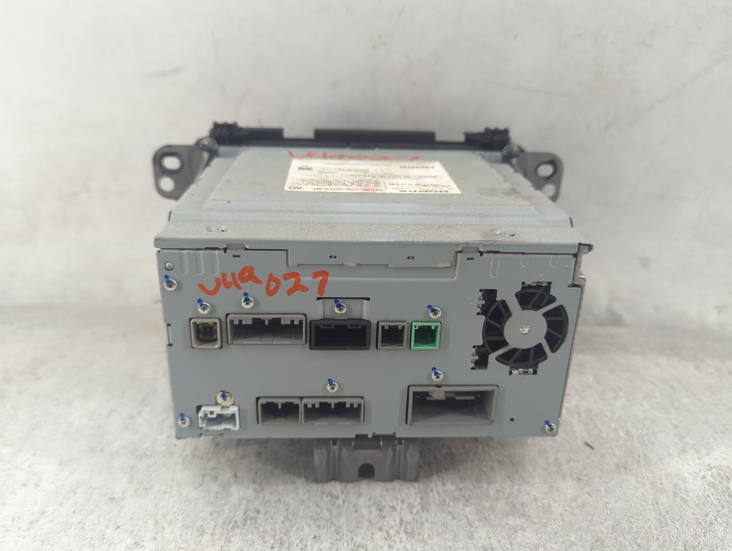 2016 Honda Hrv Radio AM FM Cd Player Receiver Replacement P/N:39100-T7W-A013-M1 CVH-7738, AJDK082 Fits OEM Used Auto Parts -