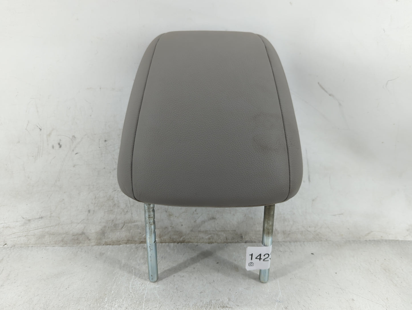 2014-2017 Honda Odyssey Headrest Head Rest Rear Center Seat Fits Fits 2014 2015 2016 2017 OEM Used Auto Parts - Oemusedautop