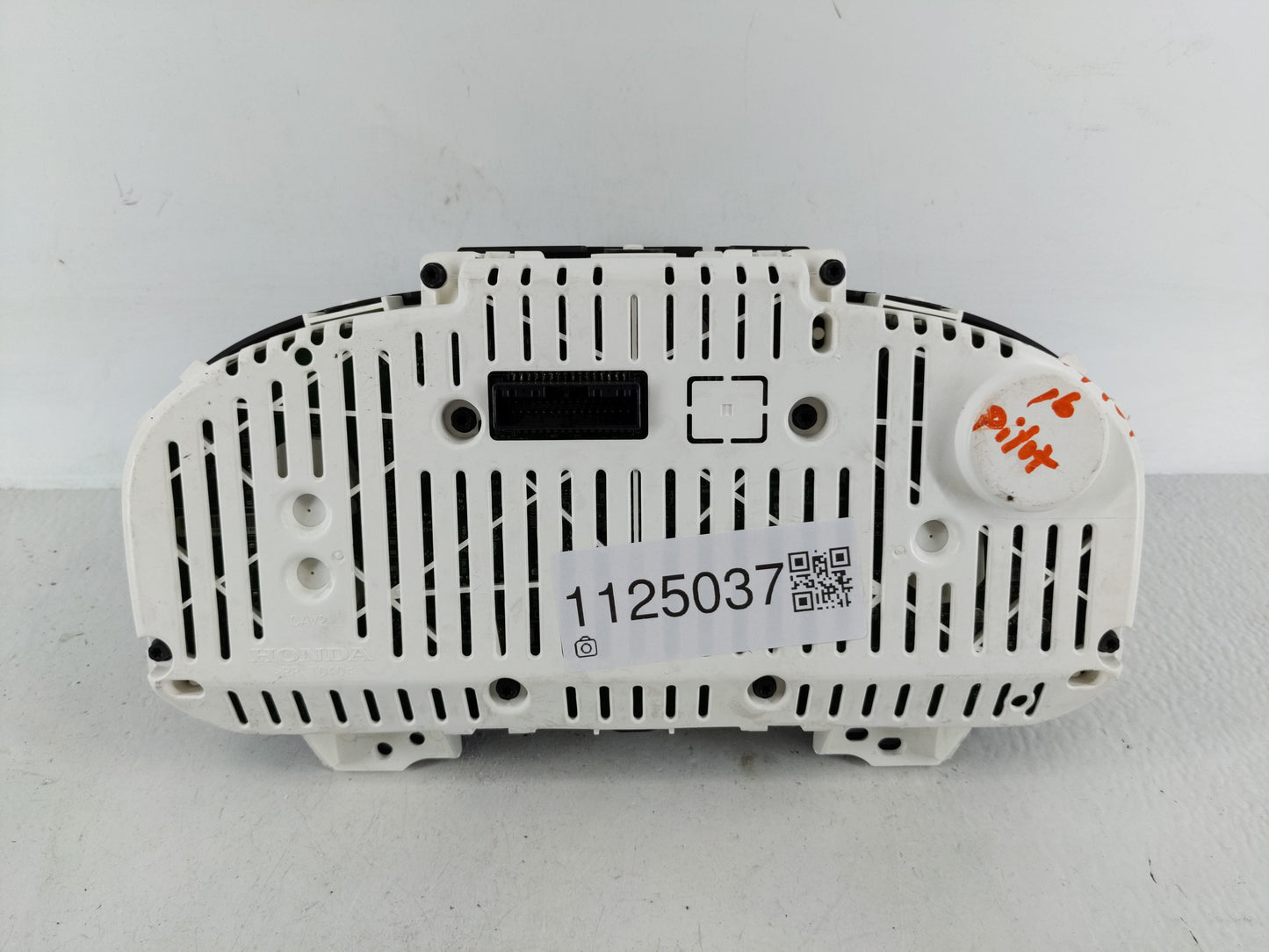 2016 Honda Pilot Instrument Cluster Speedometer Gauges P/N:78100-TG7-A140-M1 Fits OEM Used Auto Parts - Oemusedautoparts1.co