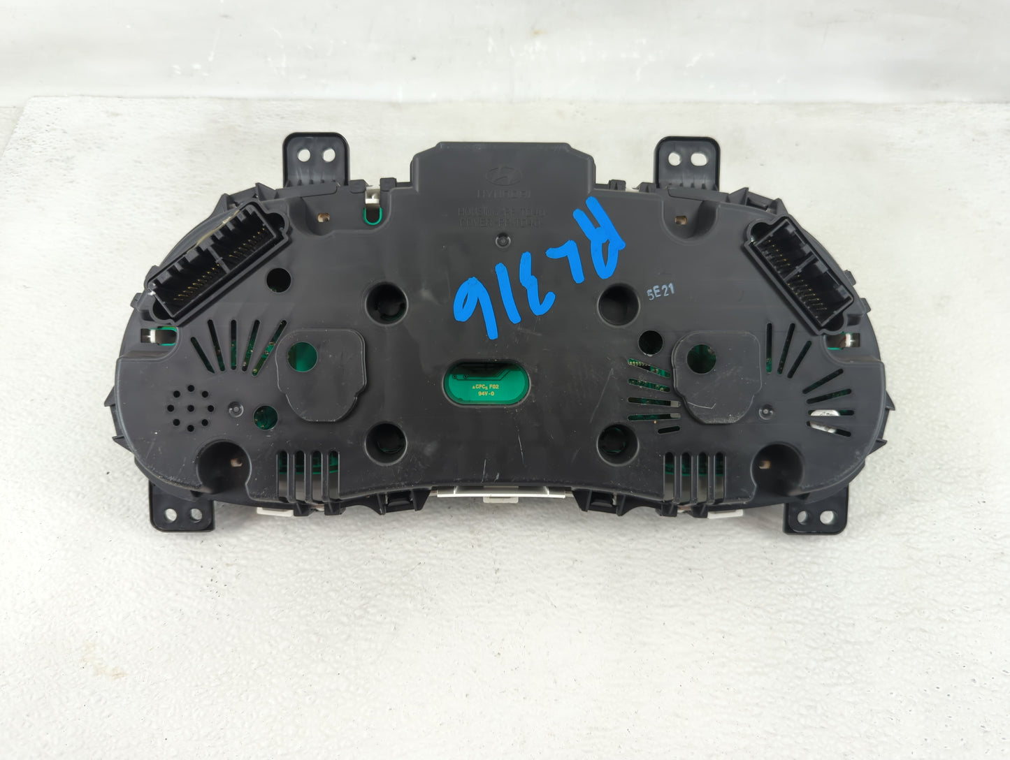 2015-2017 Hyundai Accent Instrument Cluster Speedometer Gauges P/N:94021-1R500 Fits Fits 2015 2016 2017 OEM Used Auto Parts