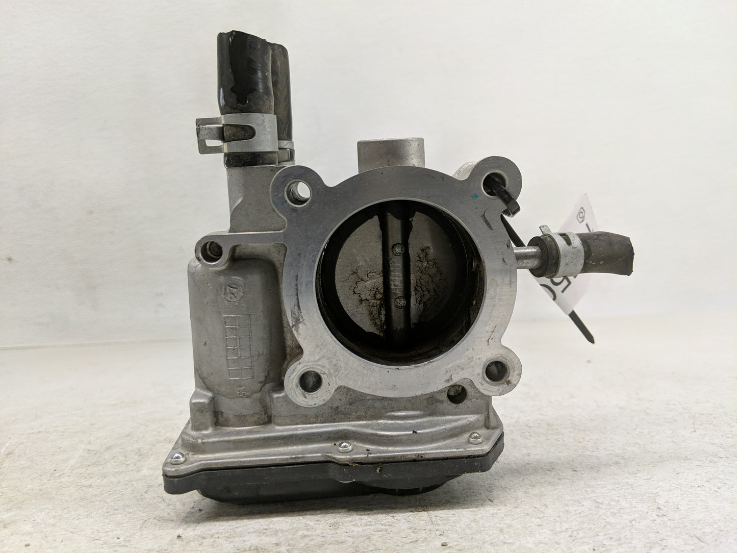 2012-2019 Hyundai Accent Throttle Body P/N:35100-2B300 Fits Fits 2012 2013 2014 2015 2016 2017 2018 2019 OEM Used Auto Parts