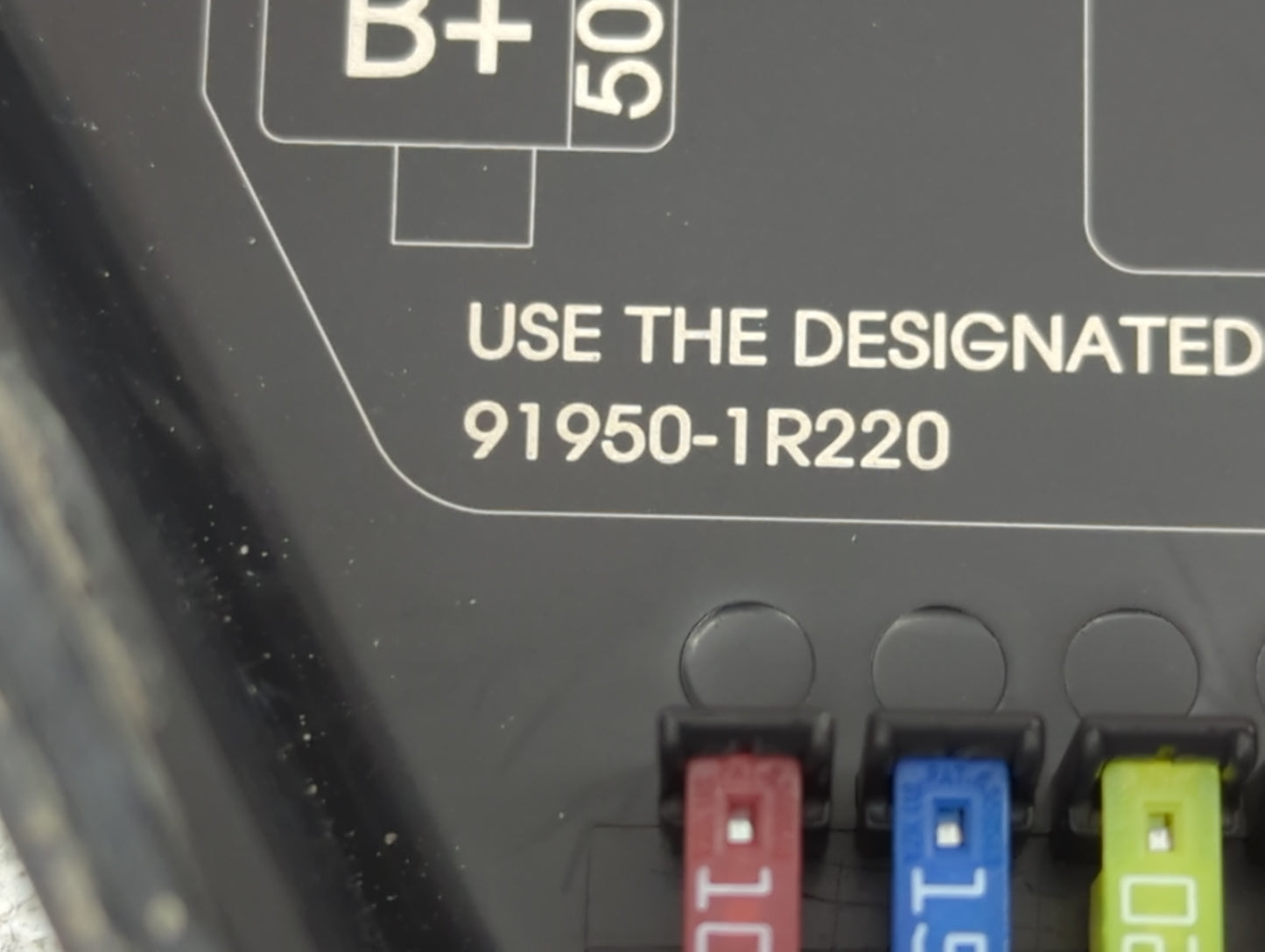 2015-2017 Hyundai Accent Fusebox Fuse Box Panel Relay Module P/N:91950-1R220 Fits Fits 2015 2016 2017 OEM Used Auto Parts -