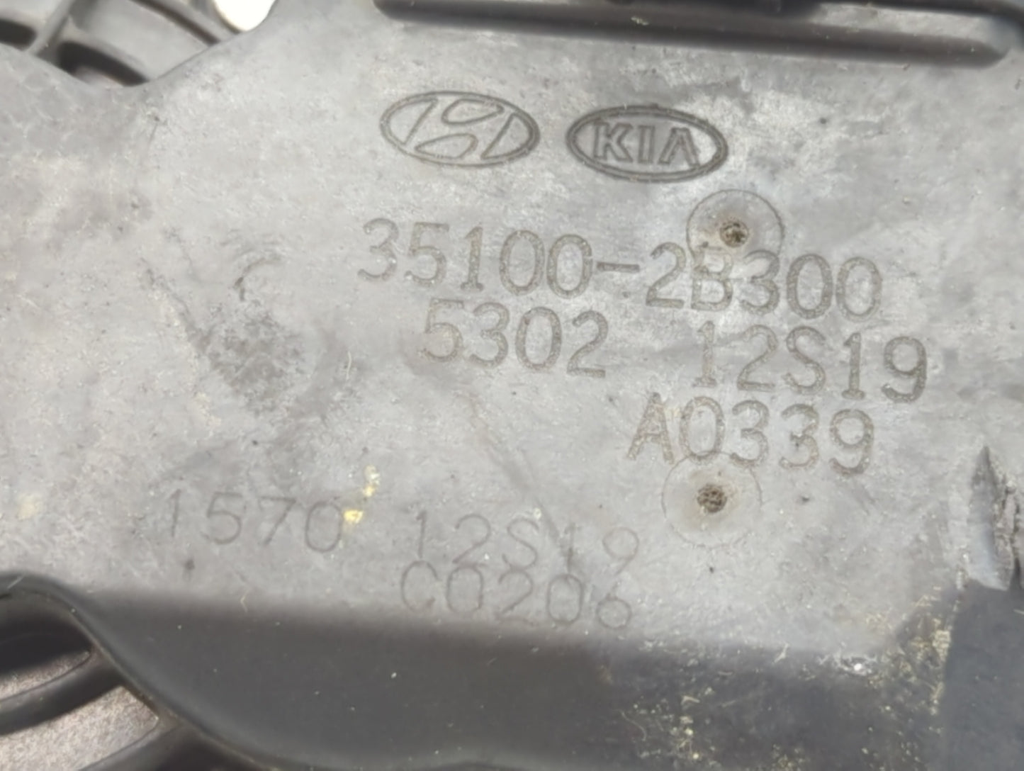 2012-2019 Hyundai Accent Throttle Body P/N:35100-2B300 Fits Fits 2012 2013 2014 2015 2016 2017 2018 2019 OEM Used Auto Parts
