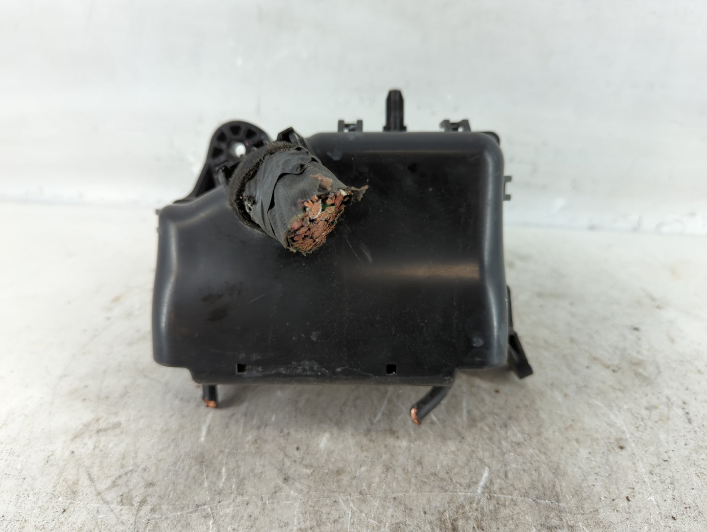 2015-2017 Hyundai Accent Fusebox Fuse Box Panel Relay Module P/N:91420-1R640 Fits Fits 2015 2016 2017 OEM Used Auto Parts -