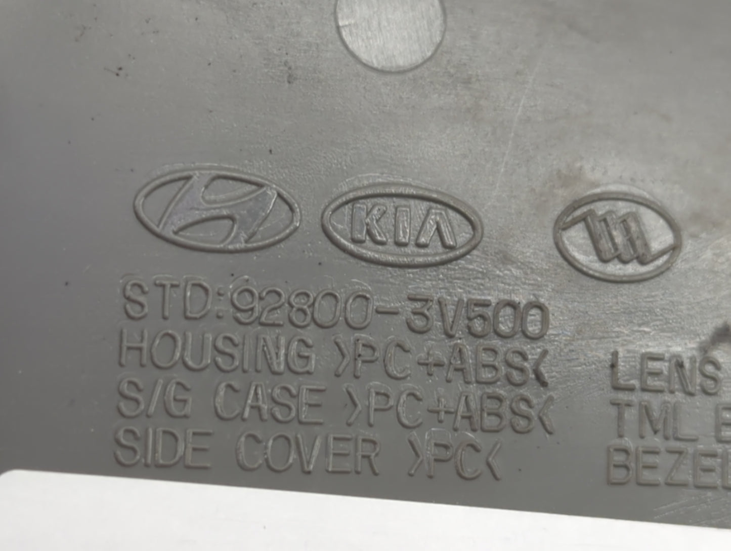 2016 Hyundai Azera Overhead Roof Console - Oemusedautoparts1.com