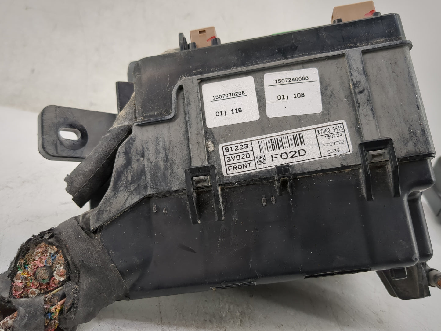 2015-2017 Hyundai Azera Fusebox Fuse Box Panel Relay Module P/N:91223 3V020 Fits Fits 2015 2016 2017 OEM Used Auto Parts - O