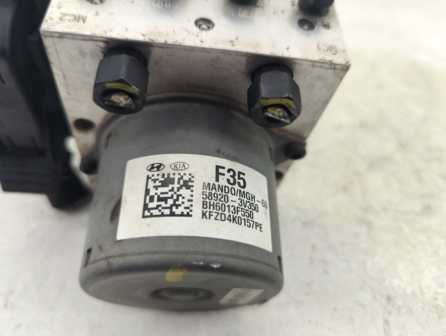 2016-2017 Hyundai Azera ABS Pump Control Module Replacement P/N:58920-3V350 Fits Fits 2016 2017 OEM Used Auto Parts - Oemuse
