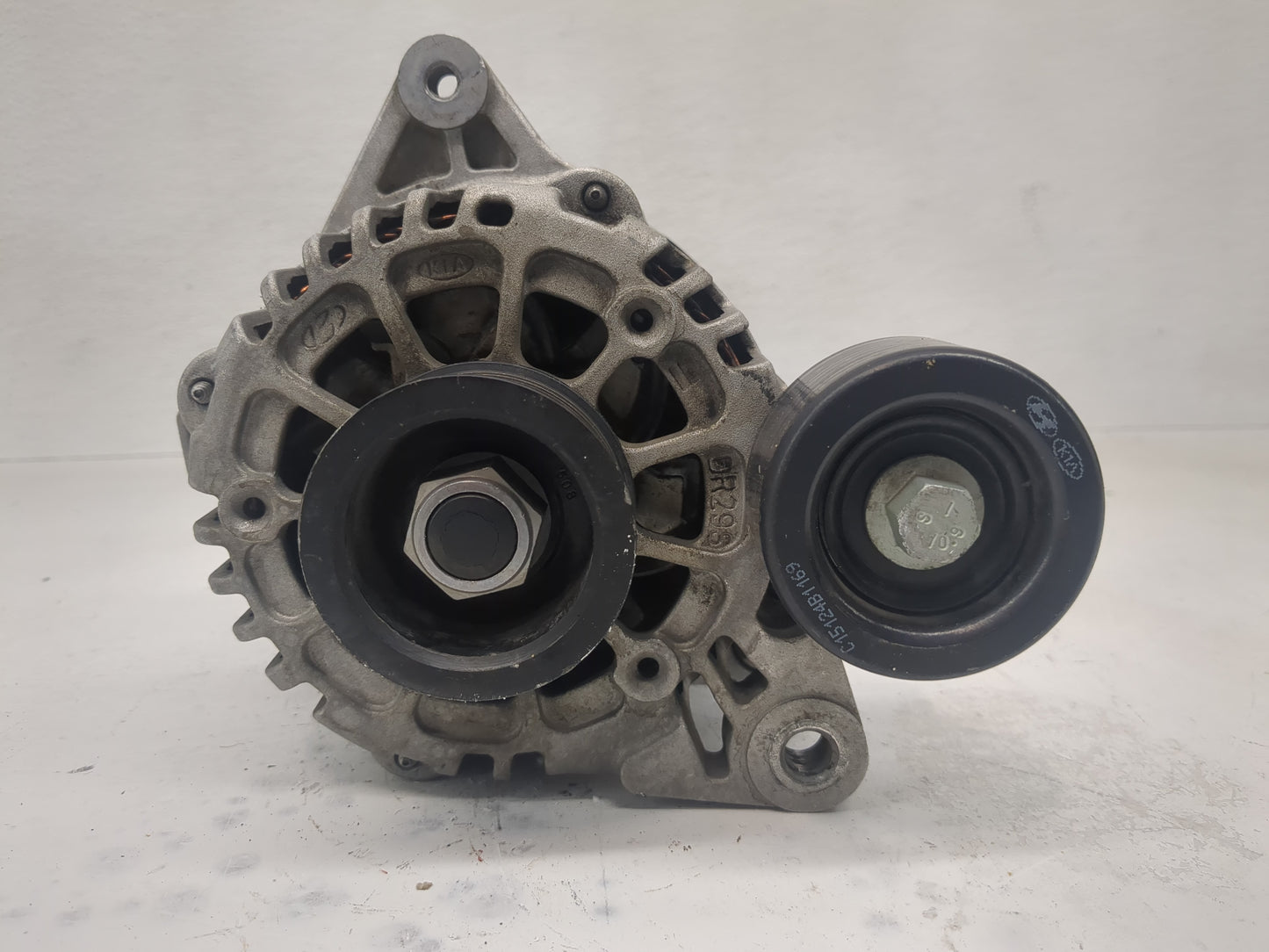 2014-2016 Hyundai Elantra Alternator Replacement Generator Charging Assembly Engine OEM P/N:37300-2E720 Fits Fits 2014 2015