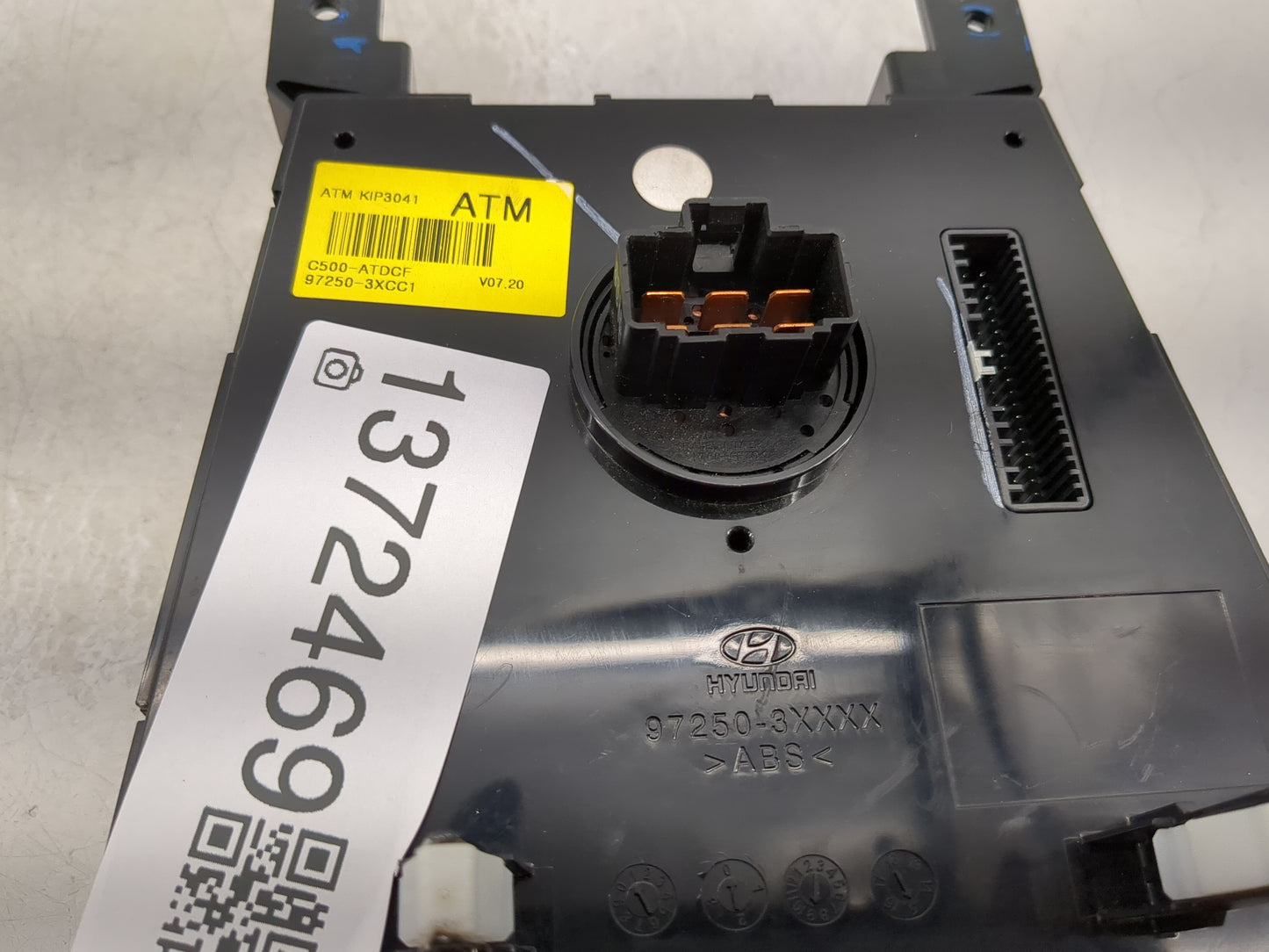 2014-2016 Hyundai Elantra Climate Control Module Temperature AC/Heater Replacement P/N:97250-3XCC1 97250-3XXXX Fits OEM Used