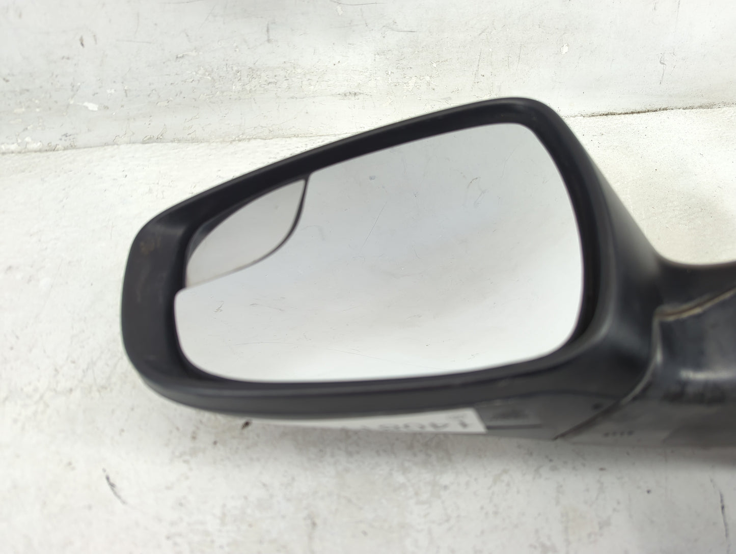 2015-2016 Hyundai Elantra Driver Side View Mirror - Left Door Mirror OEM Used - Oemusedautoparts1.com