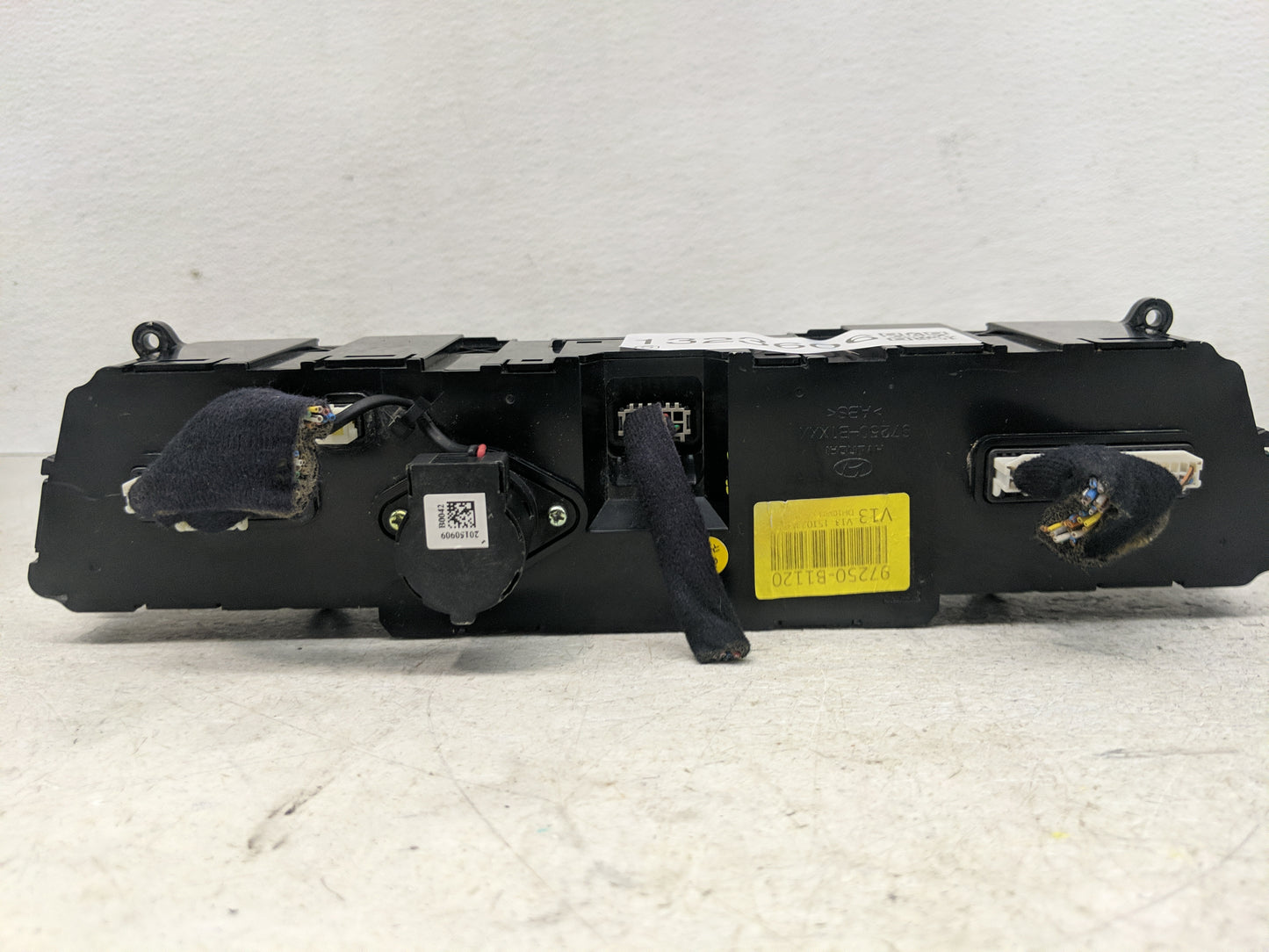 2015-2016 Hyundai Genesis Climate Control Module Temperature AC/Heater Replacement P/N:97250-B1120 Fits Fits 2015 2016 2017