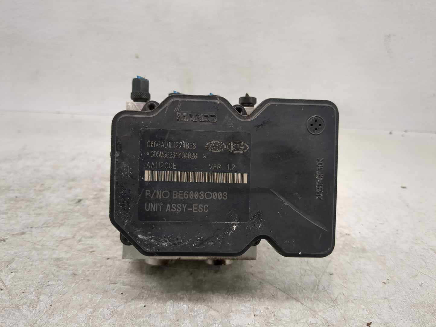 2013-2016 Hyundai Santa Fe ABS Pump Control Module Replacement P/N:BE6003O003 Fits Fits 2013 2014 2015 2016 OEM Used Auto Pa