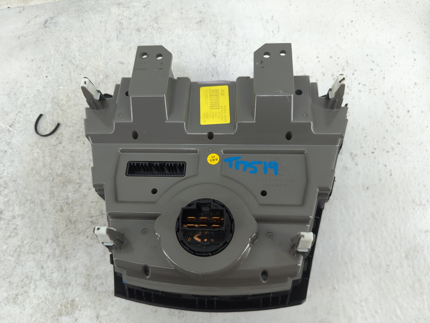 2013-2016 Hyundai Santa Fe Climate Control Module Temperature AC/Heater Replacement Fits Fits 2013 2014 2015 2016 OEM Used A