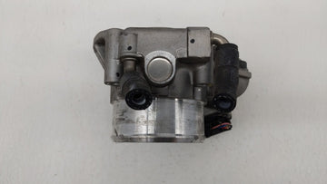 2016 Hyundai Santa Fe Throttle Body P/N:35100-2G700 Fits Fits 2011 2012 2013 2014 2015 OEM Used Auto Parts