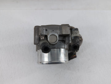 2016 Hyundai Santa Fe Throttle Body P/N:35100-2G600 Fits Fits 2015 2017 2018 2019 OEM Used Auto Parts