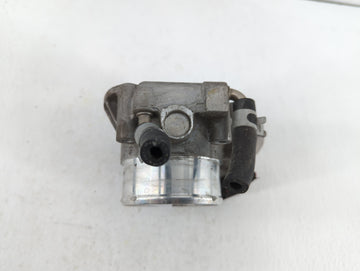 2016 Hyundai Santa Fe Throttle Body P/N:35100-2G700 Fits Fits 2011 2012 2013 2014 2015 OEM Used Auto Parts