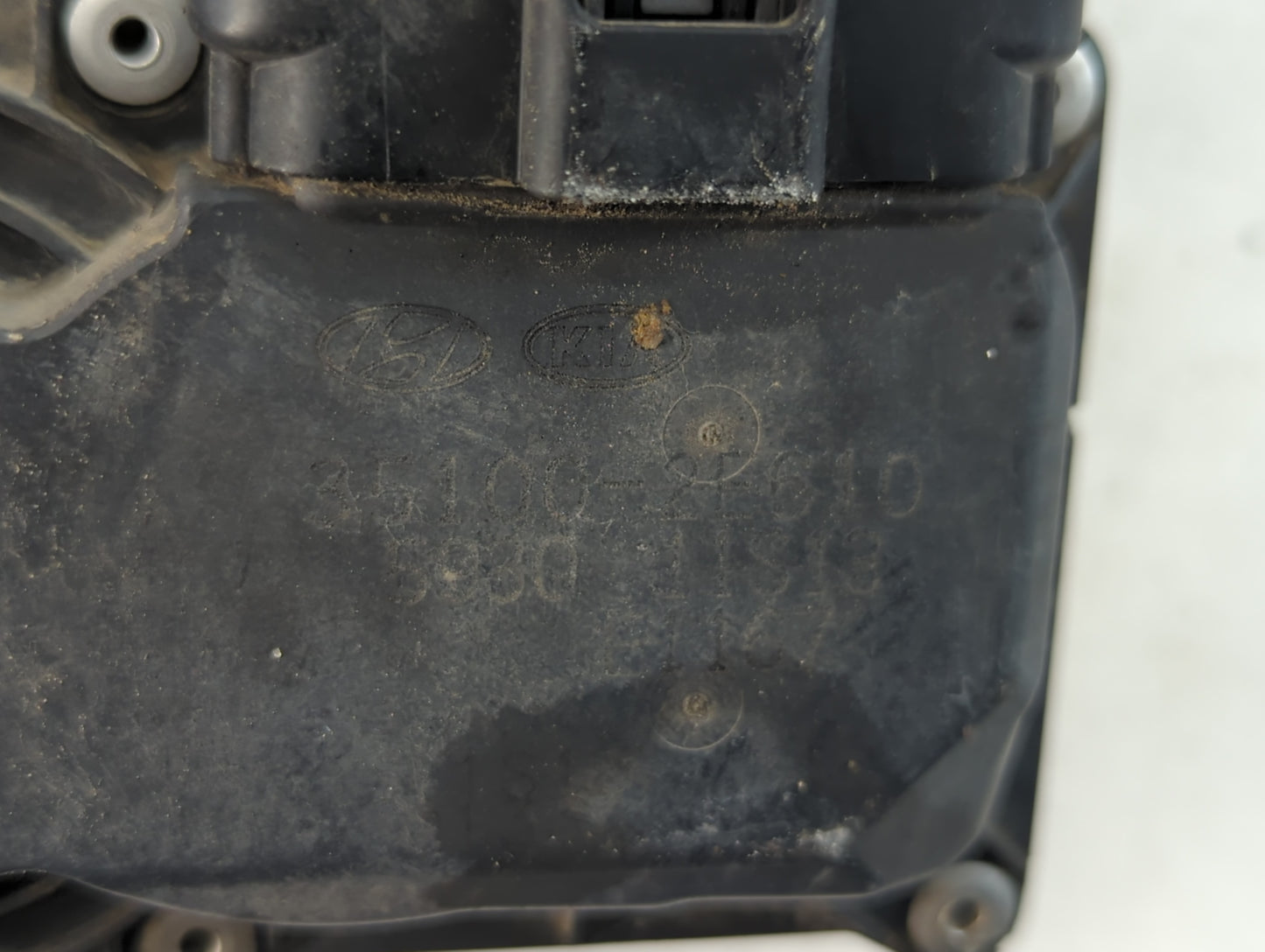 2016-2017 Hyundai Sonata Throttle Body P/N:35100-2E610 Fits Fits 2016 2017 2018 2019 2020 OEM Used Auto Parts - Oemusedautop