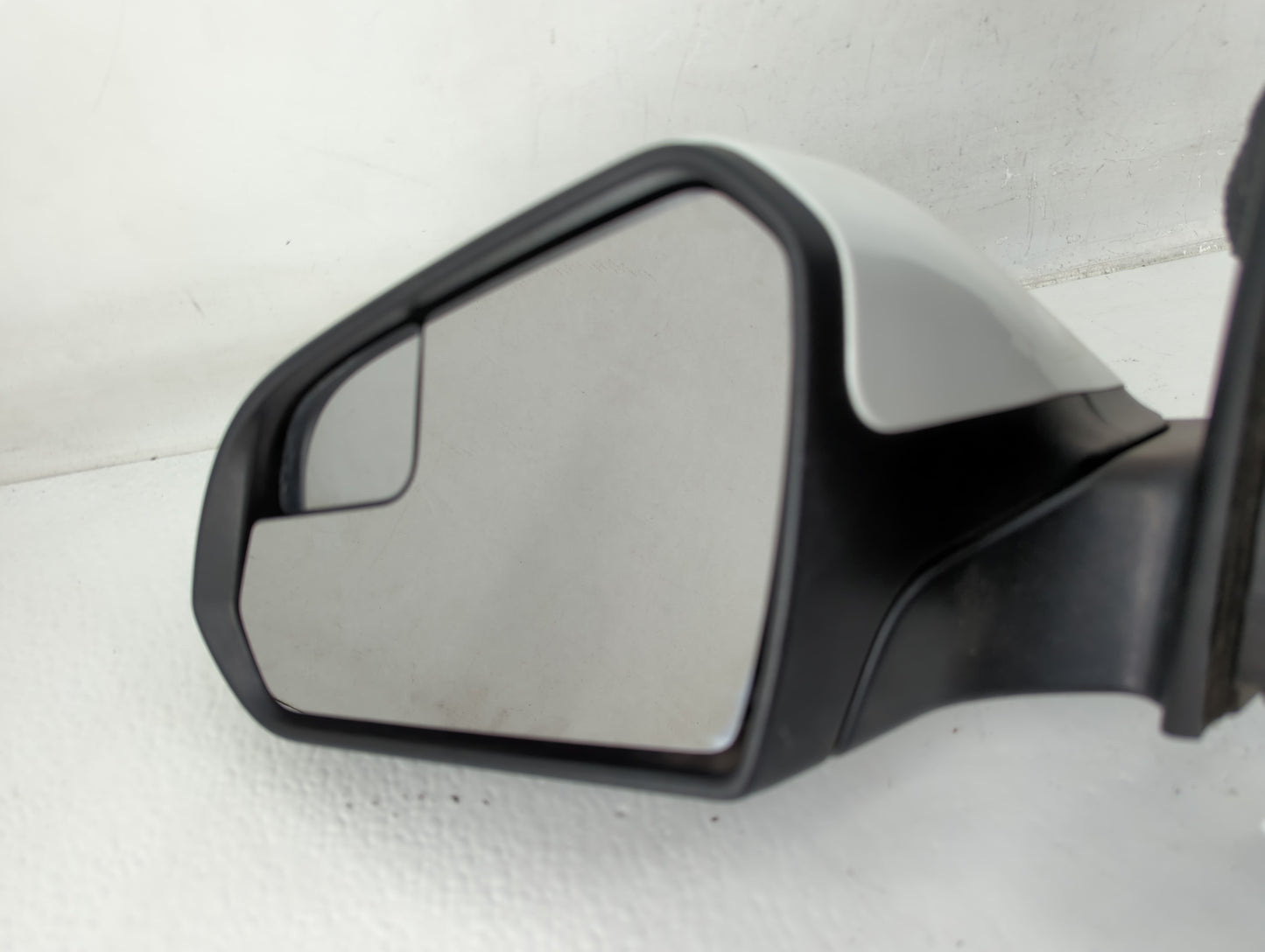 2016 Hyundai Sonata Passenger Side View Mirror - Right Door Mirror OEM Used - Oemusedautoparts1.com