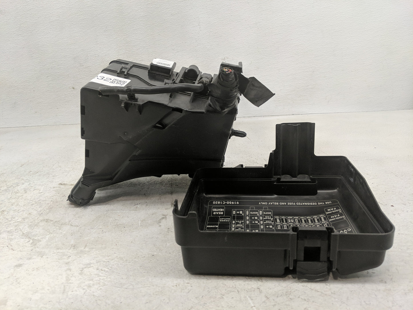 2016-2017 Hyundai Sonata Fusebox Fuse Box Panel Relay Module P/N:6423-0102-7-000 Fits Fits 2016 2017 OEM Used Auto Parts - O