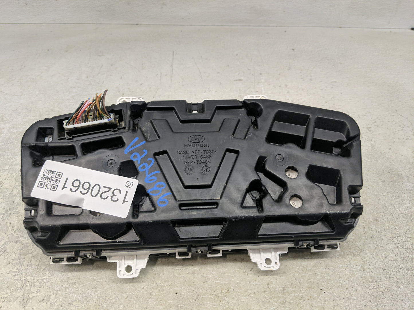 2016-2017 Hyundai Sonata Instrument Cluster Speedometer Gauges P/N:A2C98690800 94001-C2200 Fits Fits 2016 2017 OEM Used Auto