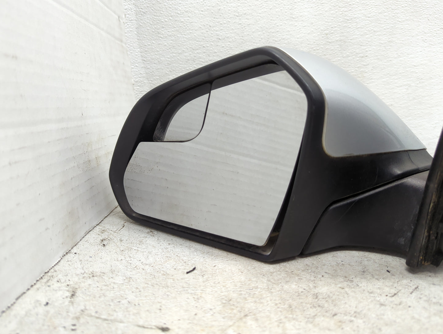 2016-2017 Hyundai Sonata Driver Side View Mirror - Left Door Mirror OEM Used - Oemusedautoparts1.com