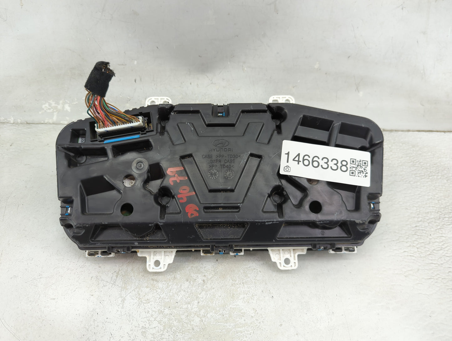 2016-2017 Hyundai Sonata Instrument Cluster Speedometer Gauges P/N:94011-C2200 Miles: Fits Fits 2016 2017 OEM Used Auto Part