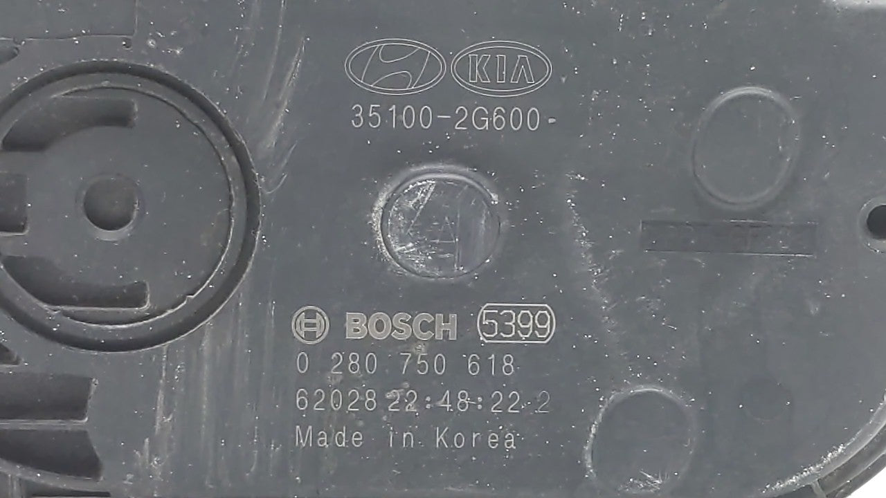 2015-2019 Hyundai Sonata Throttle Body P/N:0 280 750 618 35100-2G600 Fits Fits 2015 2016 2017 2018 2019 OEM Used Auto Parts