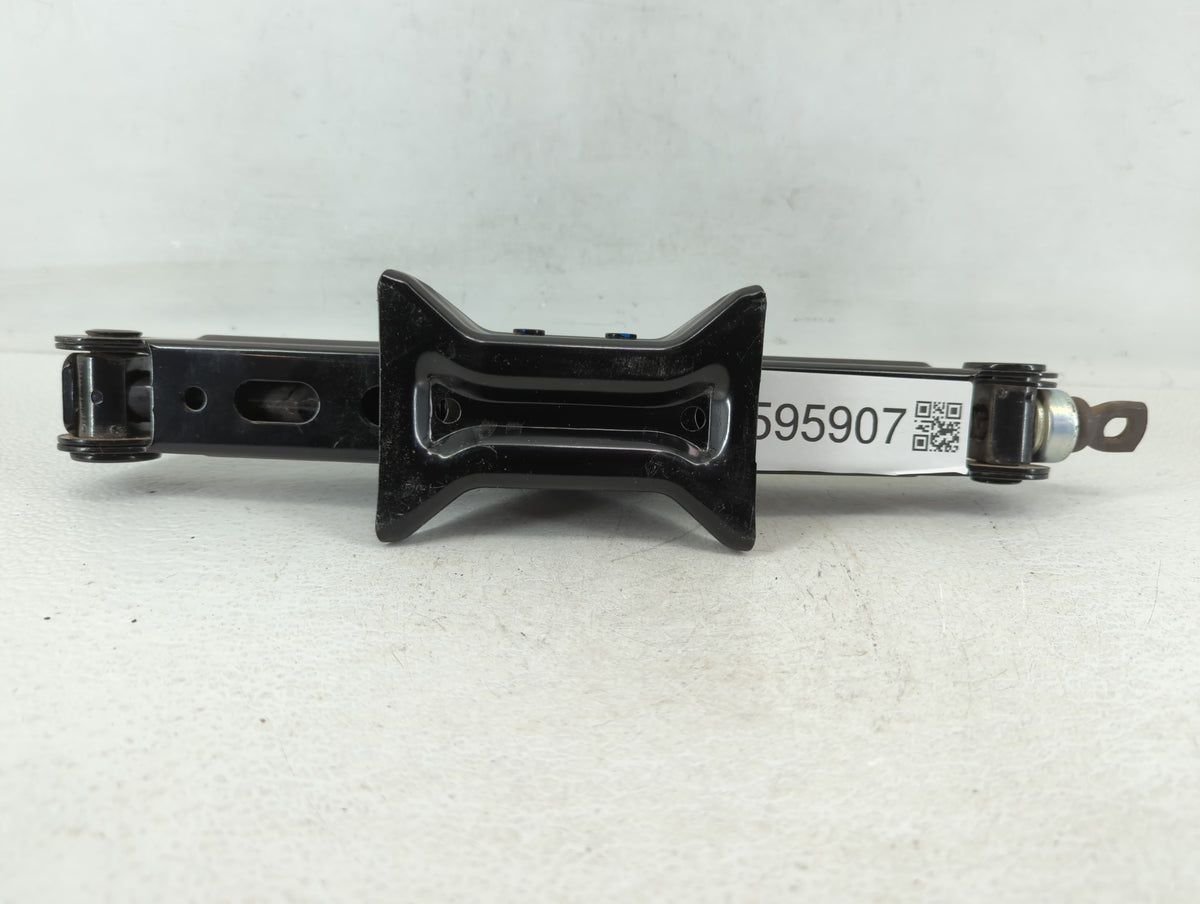 2016 Hyundai Sonata Spare Scissor Car Jack 595907 - Oemusedautoparts1.com