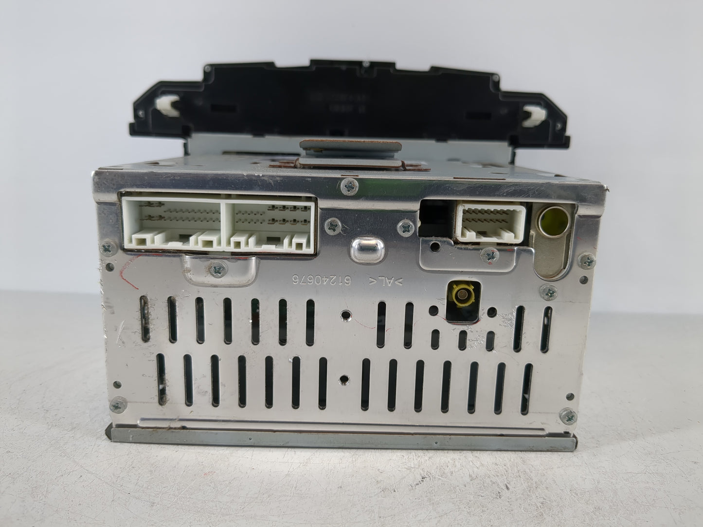 2016-2017 Hyundai Tucson Radio AM FM Cd Player Receiver Replacement P/N:96180-D31004X Fits Fits 2016 2017 OEM Used Auto Part