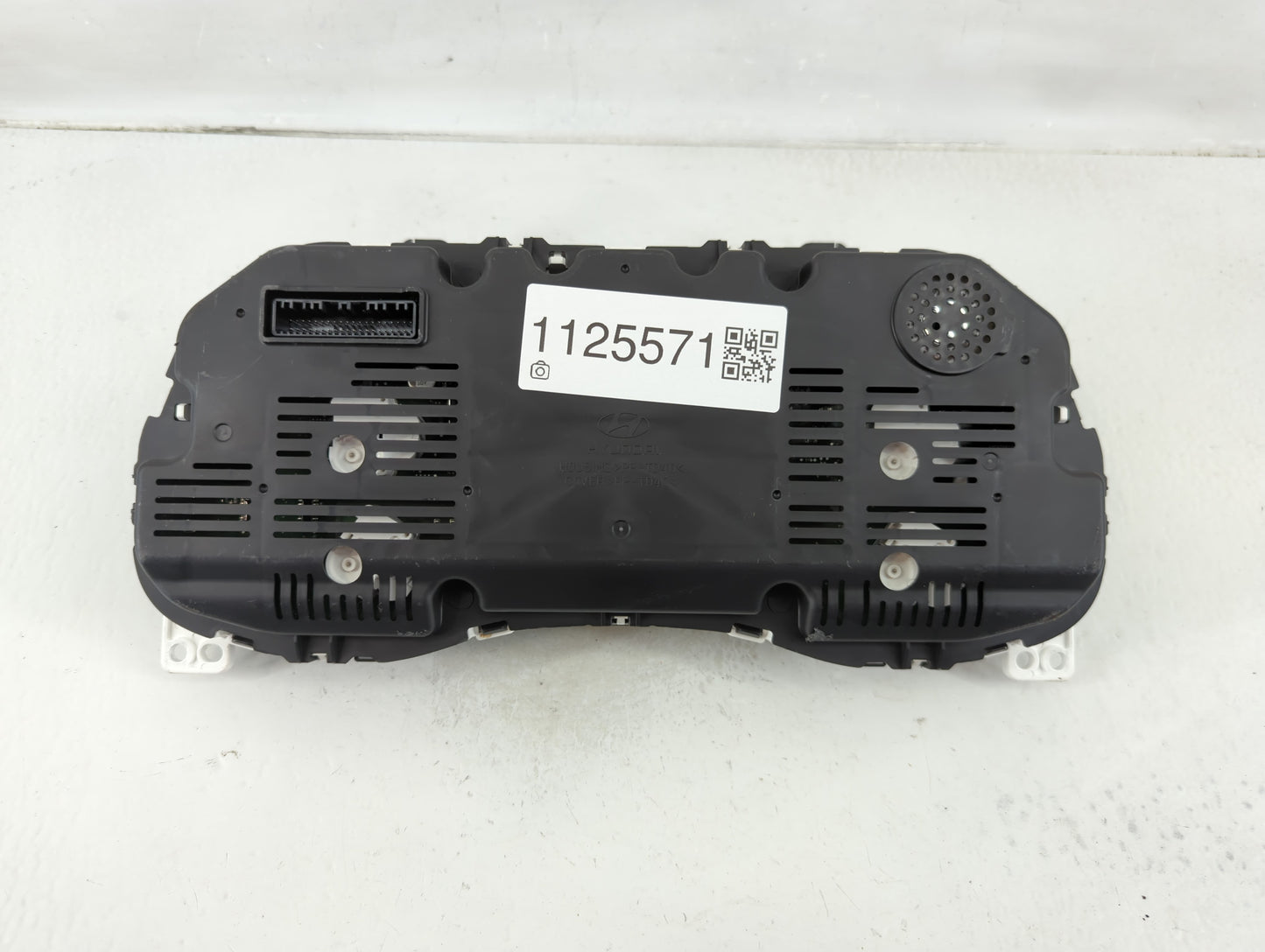 2016-2017 Hyundai Tucson Instrument Cluster Speedometer Gauges P/N:94001-D3181 Fits Fits 2016 2017 OEM Used Auto Parts - Oem