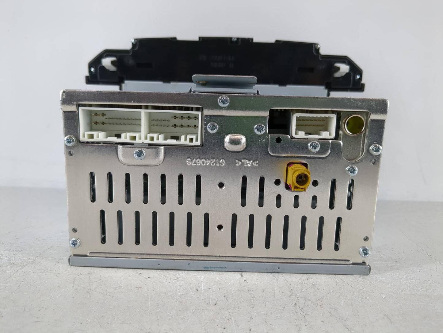 2016-2017 Hyundai Tucson Radio AM FM Cd Player Receiver Replacement P/N:96180-D31004X Fits Fits 2016 2017 OEM Used Auto Part