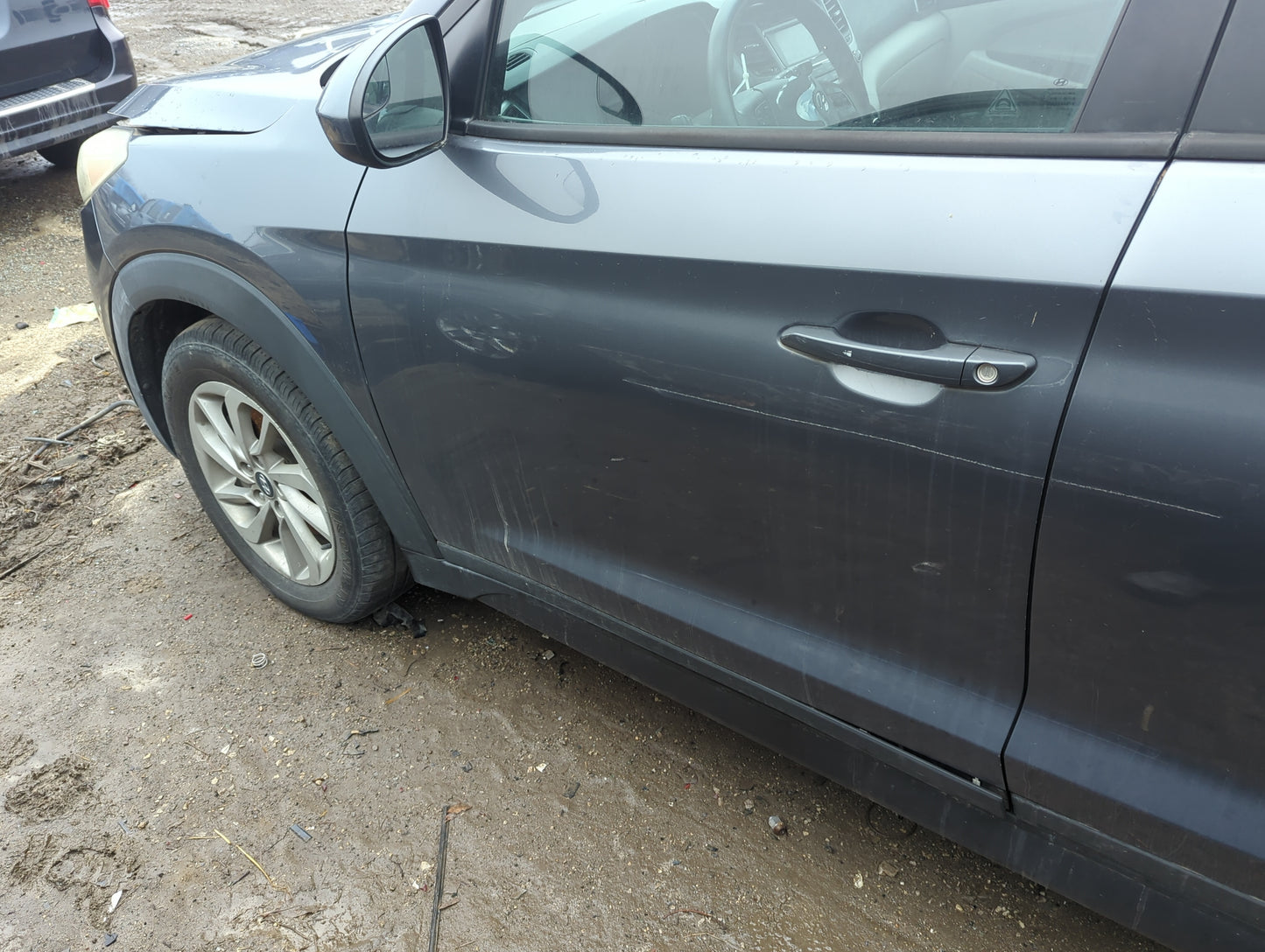 2016-2021 Hyundai Tucson Driver Front Door Oem - Oemusedautoparts1.com