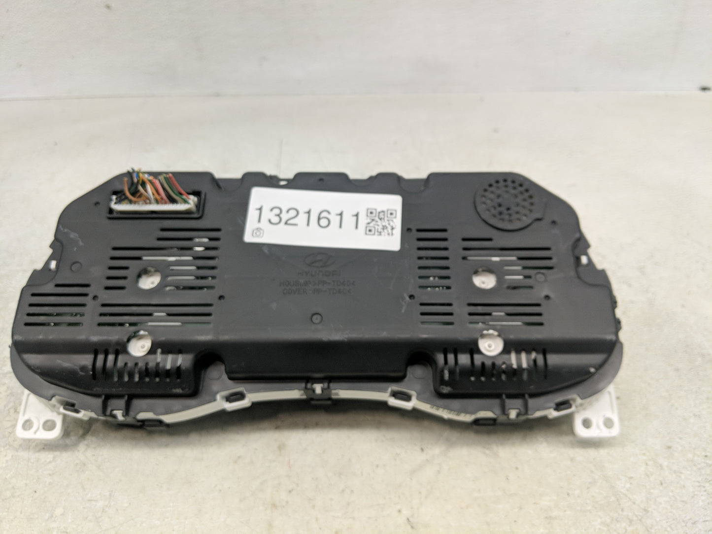 2016-2017 Hyundai Tucson Instrument Cluster Speedometer Gauges P/N:94001-D3170 Fits Fits 2016 2017 OEM Used Auto Parts - Oem