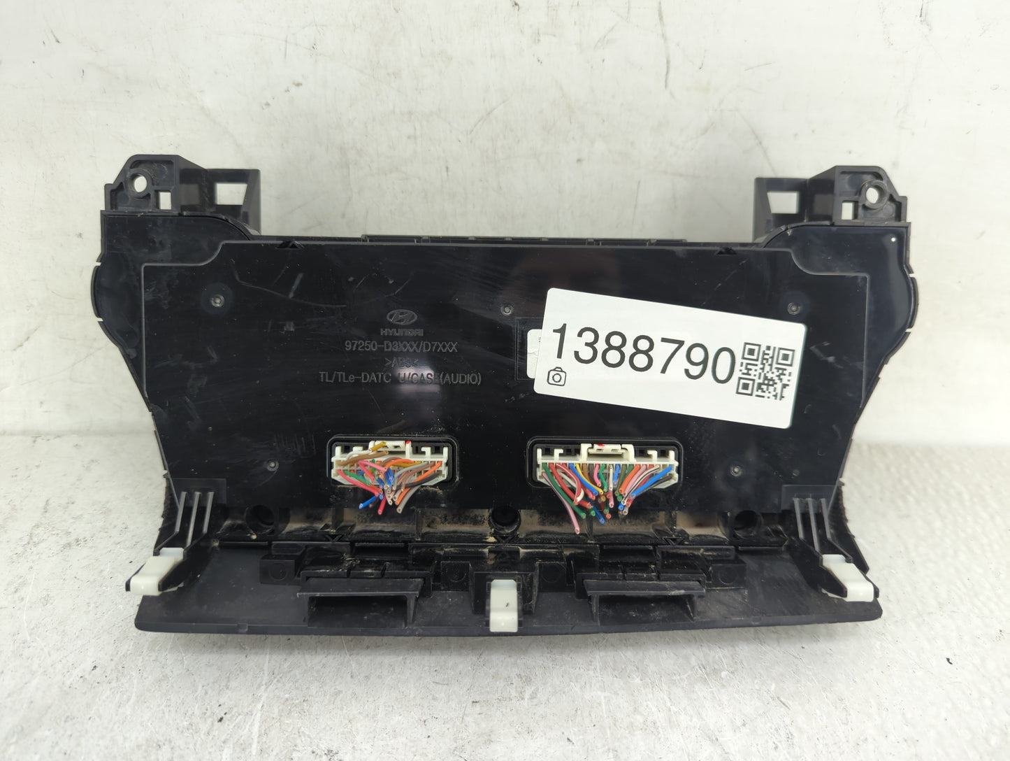 2016-2018 Hyundai Tucson Climate Control Module Temperature AC/Heater Replacement P/N:97250-D7XXX 97250-D3XXX Fits OEM Used