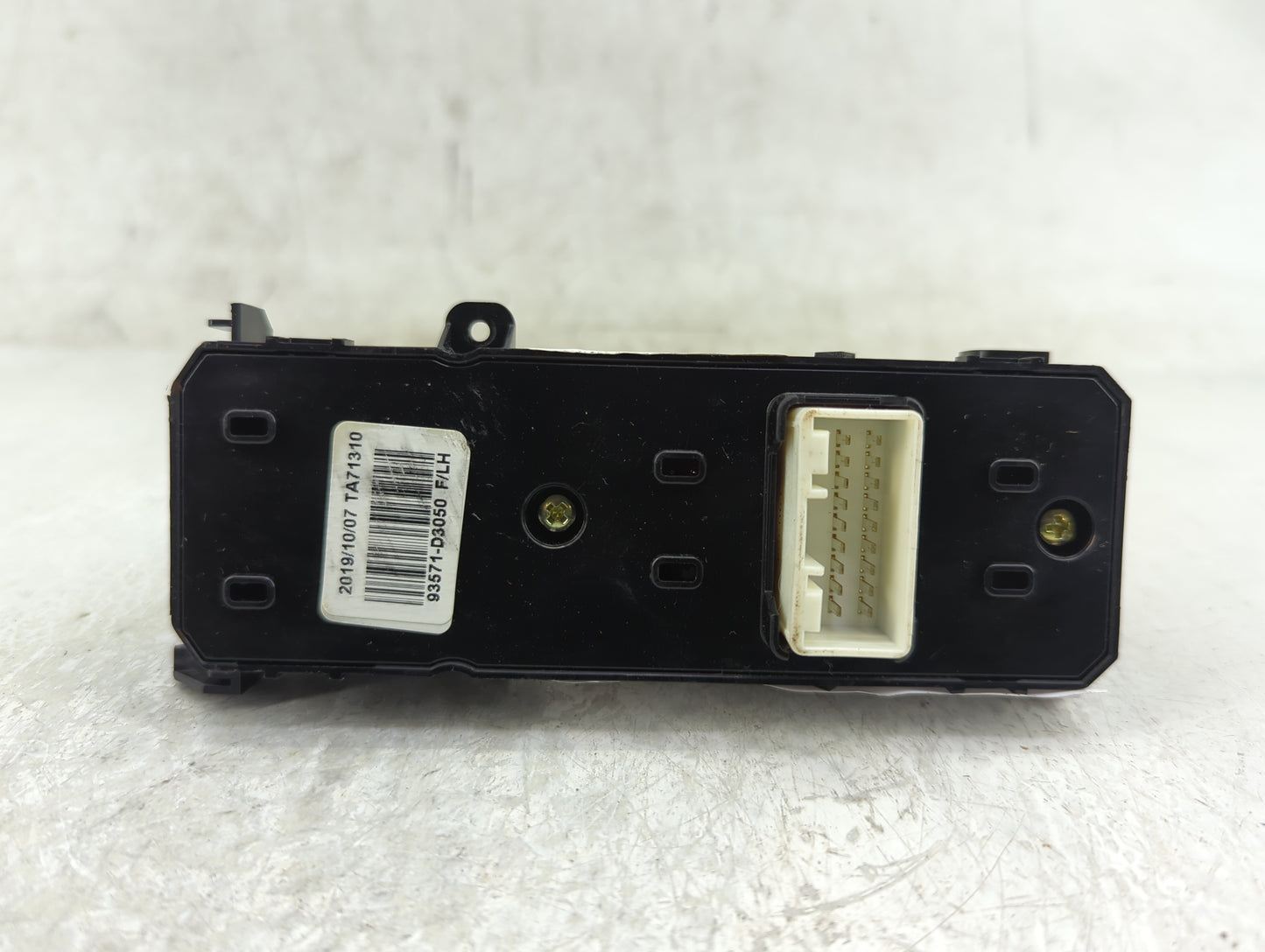 2016-2021 Hyundai Tucson Master Power Window Switch Replacement Driver Side Left P/N:93570-D3070 Fits OEM Used Auto Parts -