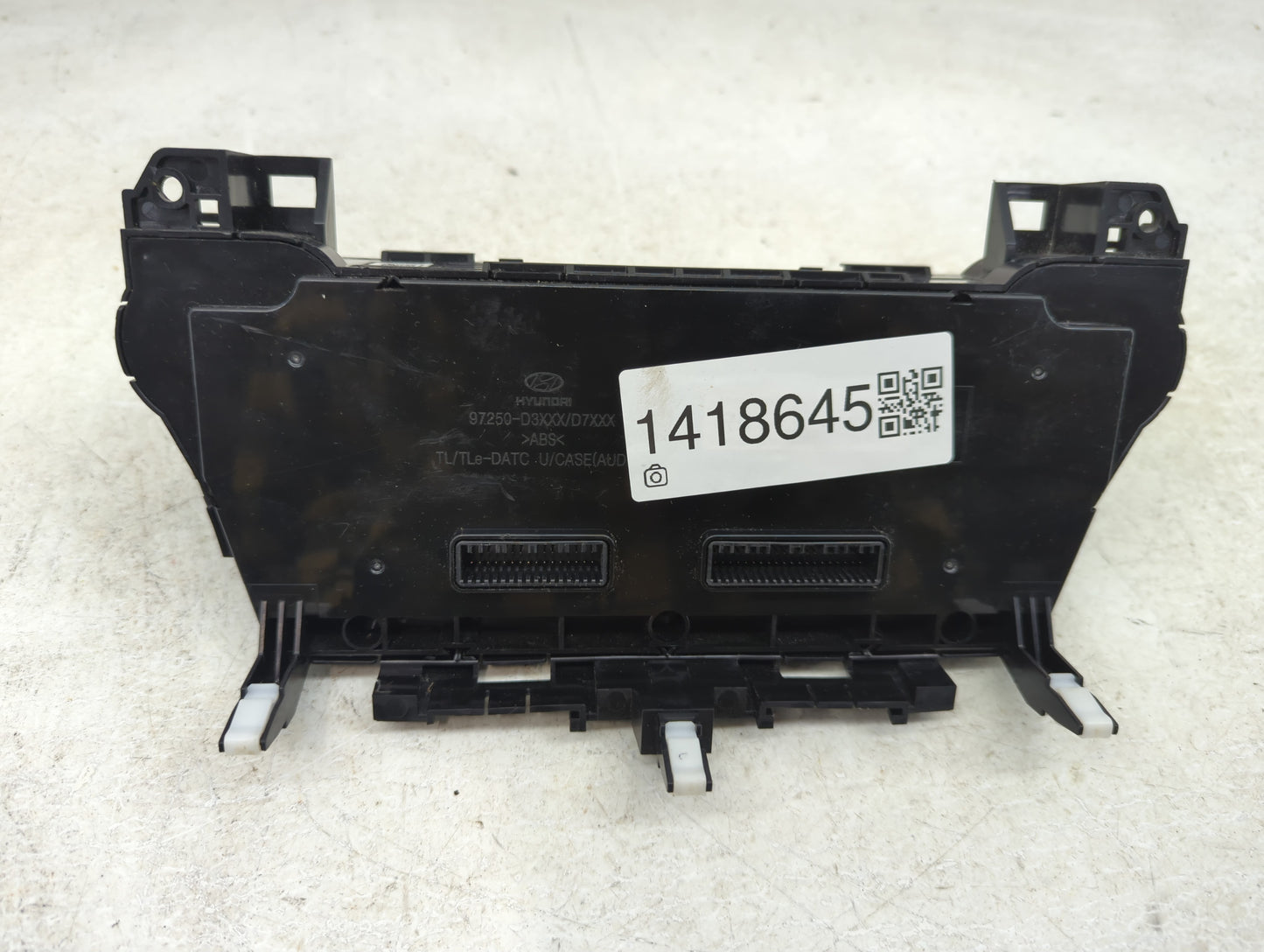 2016-2018 Hyundai Tucson Climate Control Module Temperature AC/Heater Replacement P/N:97250-D7XXX 97250-D3XXX Fits OEM Used